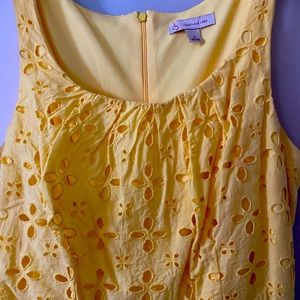 Sun dress, yellow pretty! Flared dress cut out lace.